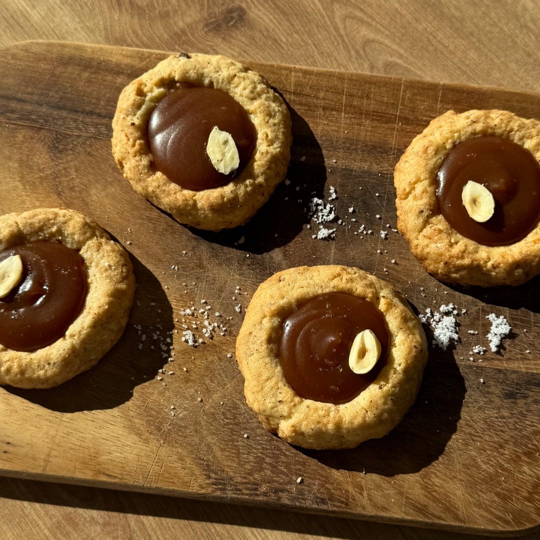 Hazelnut Cookies with Salted Caramel